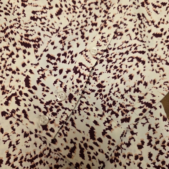 Express Poerofini Women's White and Maroon Patterned Blouse Size L - Picture 11 of 13